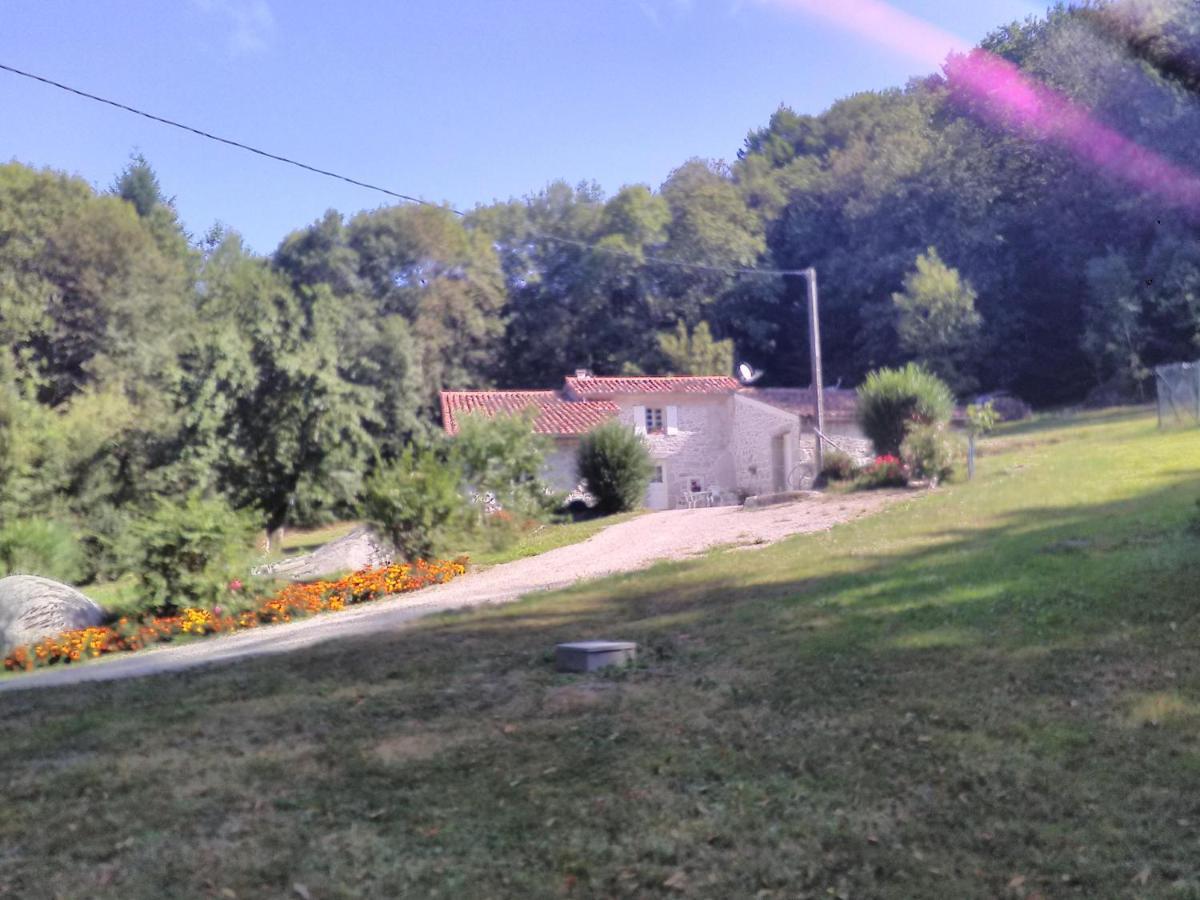 Gite Le Coumis 1370 Saint-Salvy-de-la-Balme Exterior foto